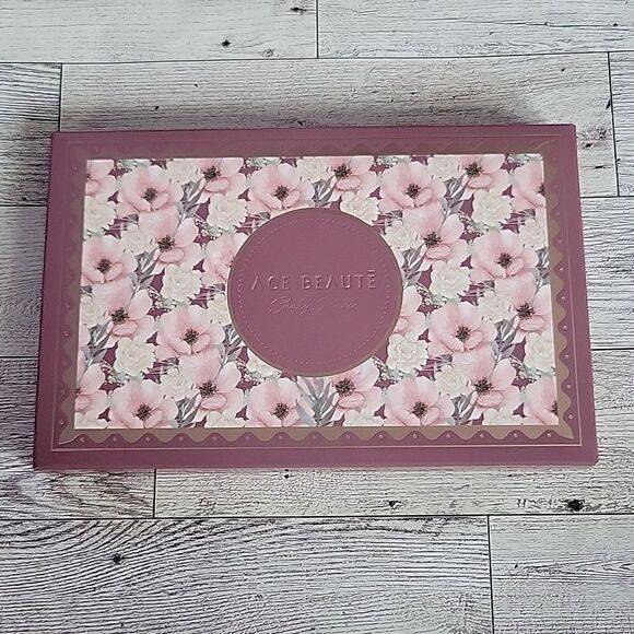 Ace Beaute Smokey Roses Eyeshadow Palette - Picture 1 of 7